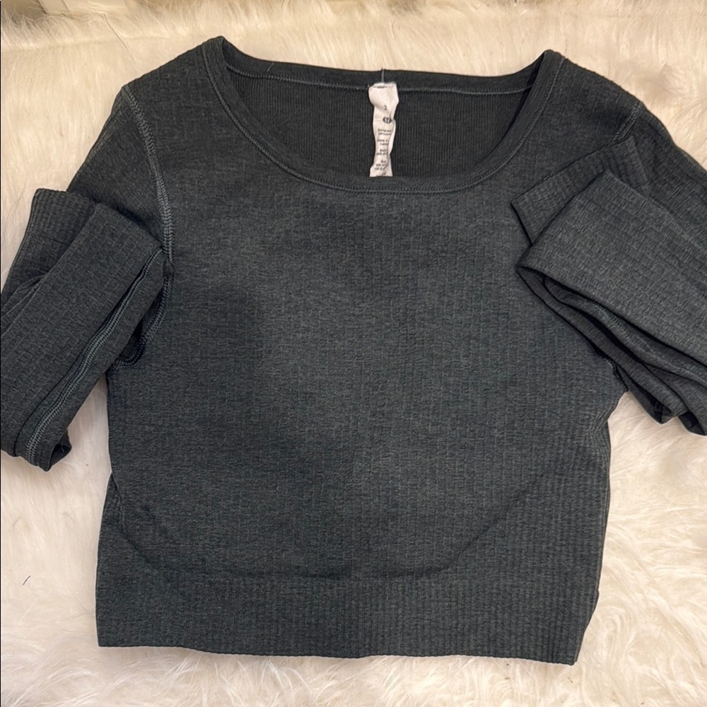Lululemon top